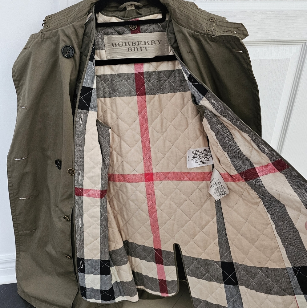Detachable lined Burberry Trench